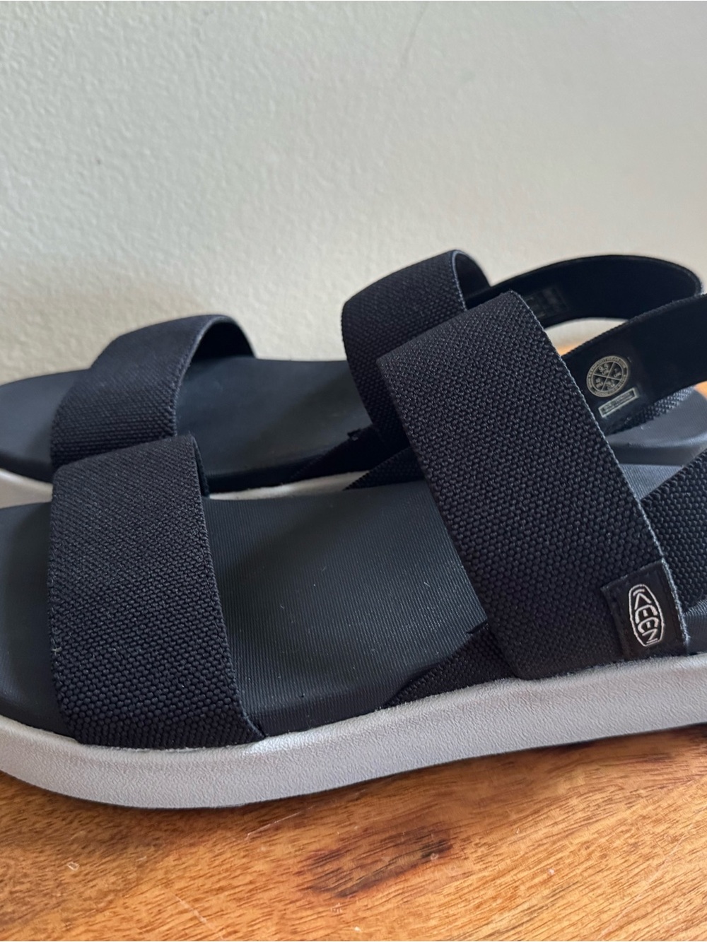 Keen Black Double-Strap Elastic Sandals